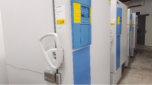 深低溫生物冰箱鎖的穩(wěn)定性對(duì)于樣本質(zhì)量至關(guān)重要23.8.4